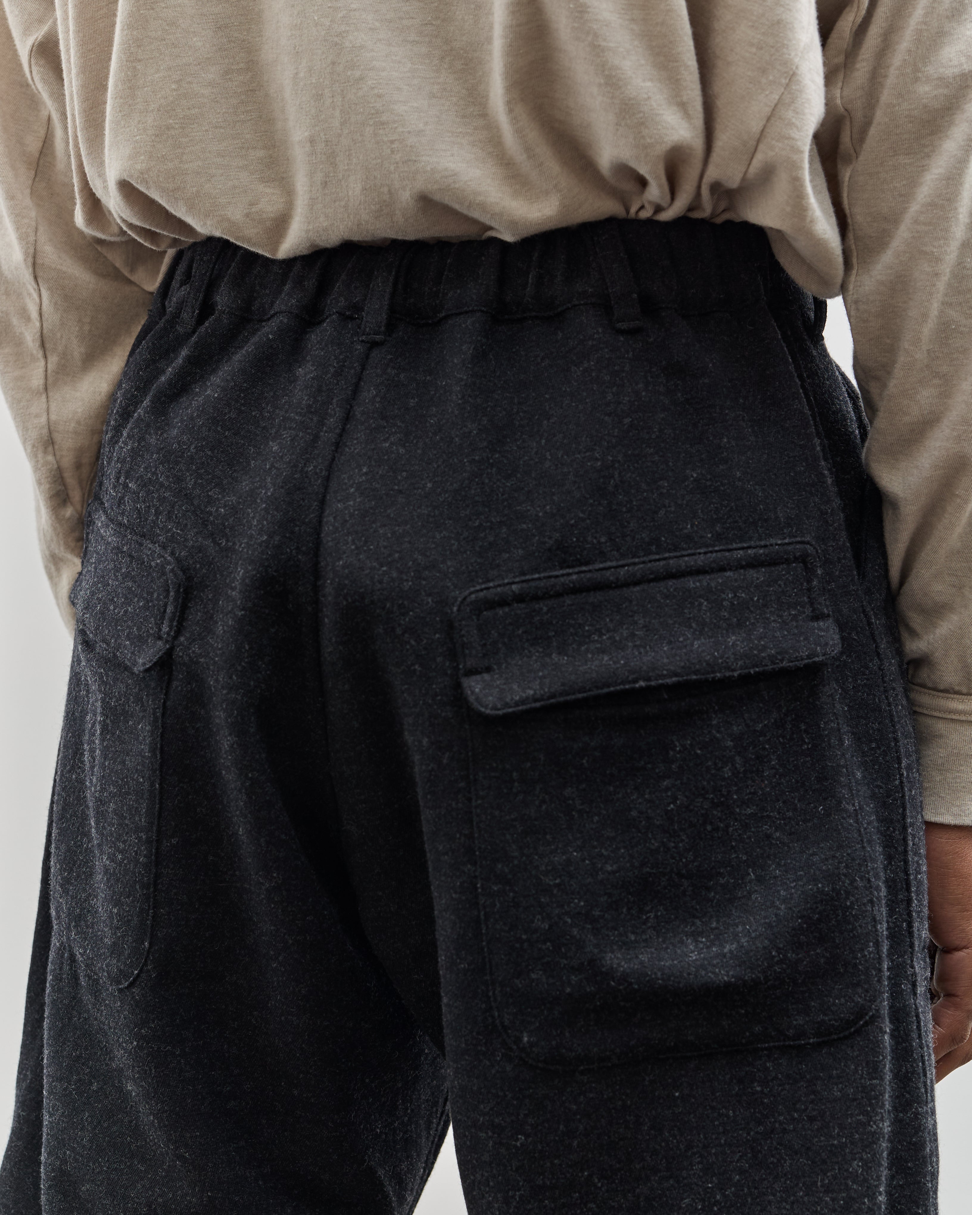 O-Project Wide Knee Trousers, Anthracite – Glasswing