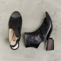 Petrosolaum Side Zip Boots Sandals, Black