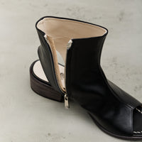Petrosolaum Side Zip Boots Sandals, Black