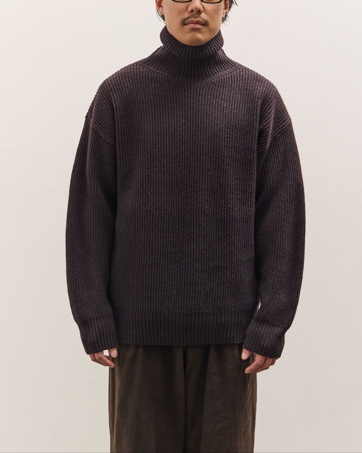 seya. Turtleneck Cloud Sweater Unisex, Ebony Black – Glasswing