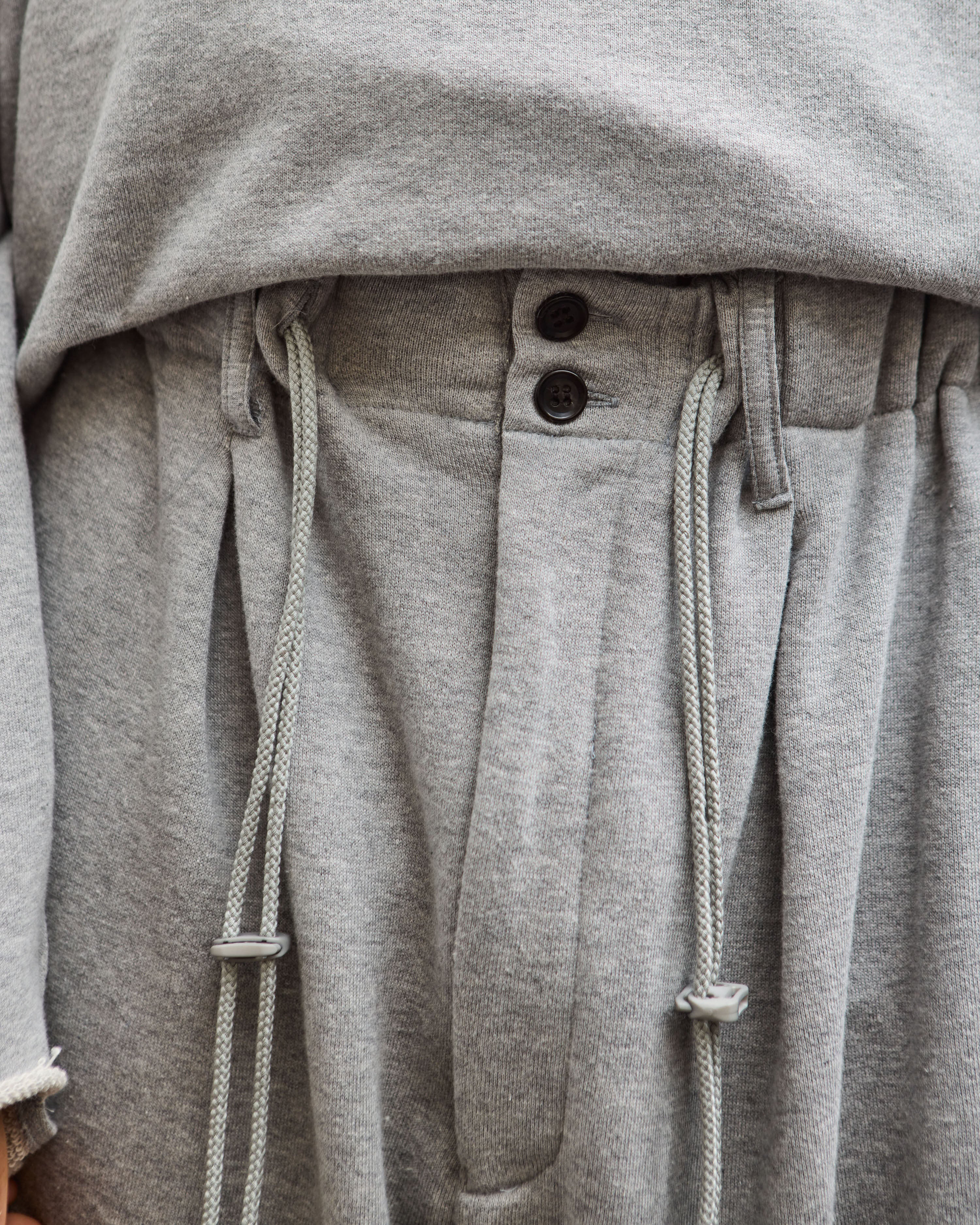 パンツ Sillage loop wheel circular pants Sillage Circular Pants, Grey – Glasswing