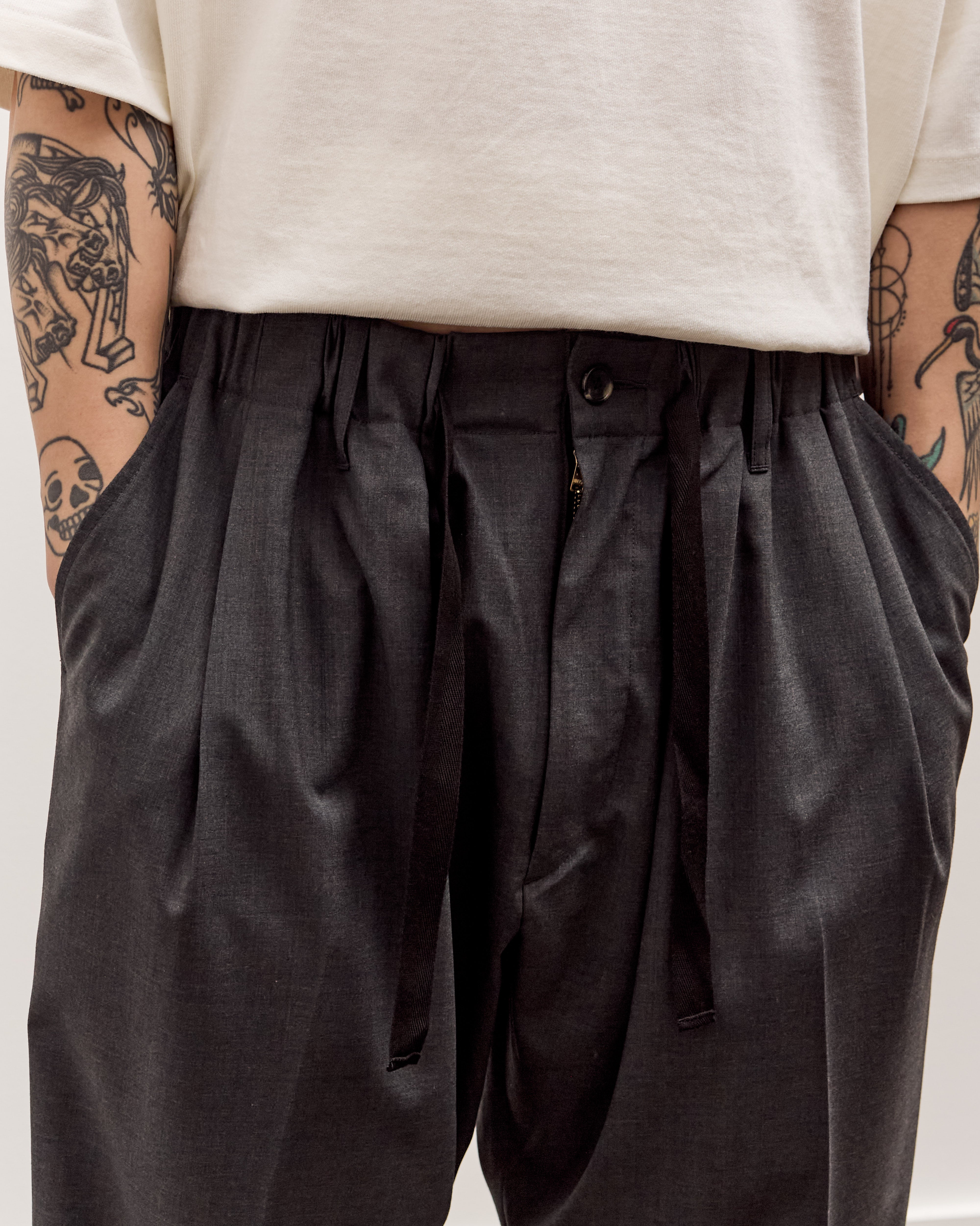 Sillage Baggy Trousers, Anthracite – Glasswing