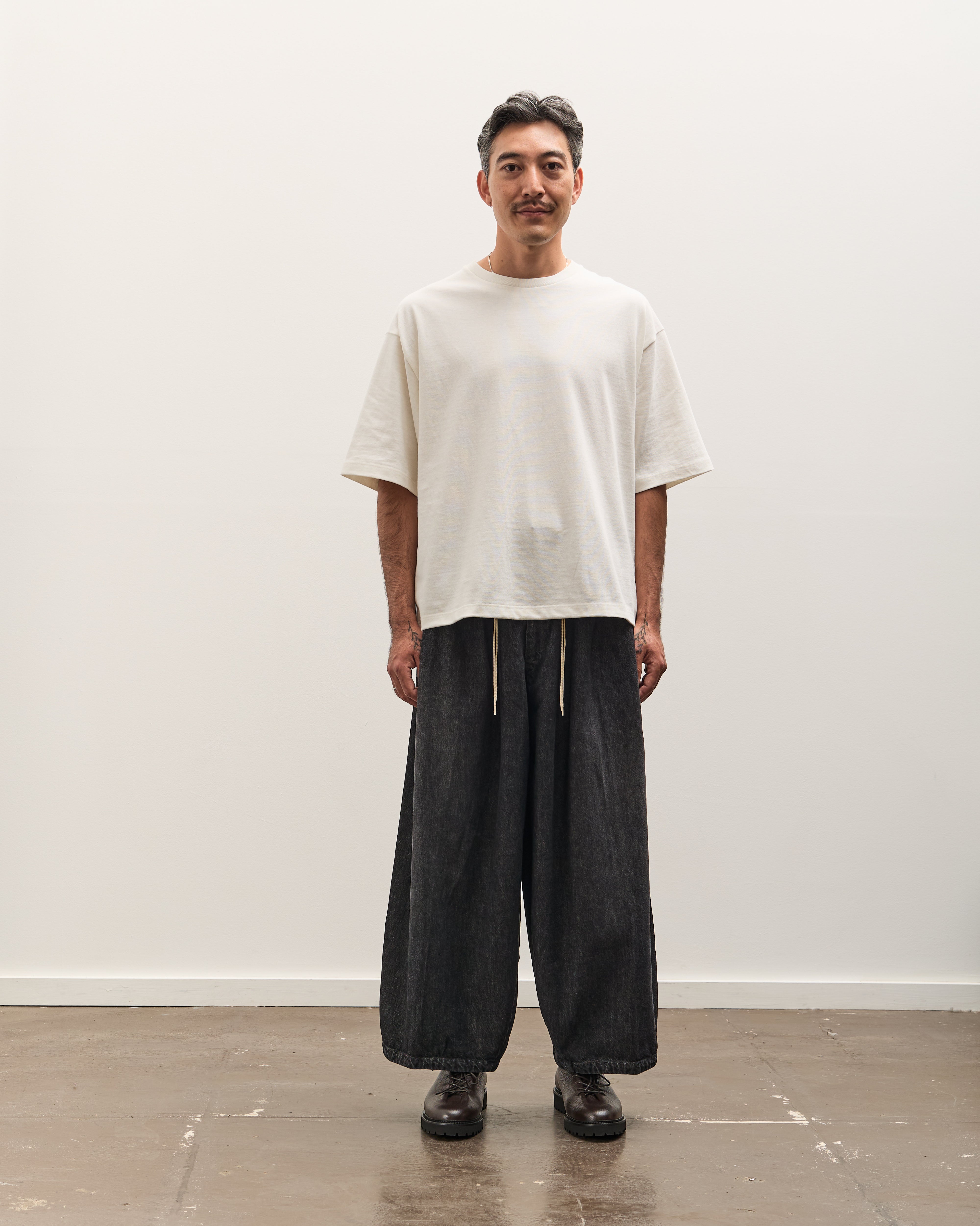 Sillage Circular Pants, Black Denim Damaged – Glasswing