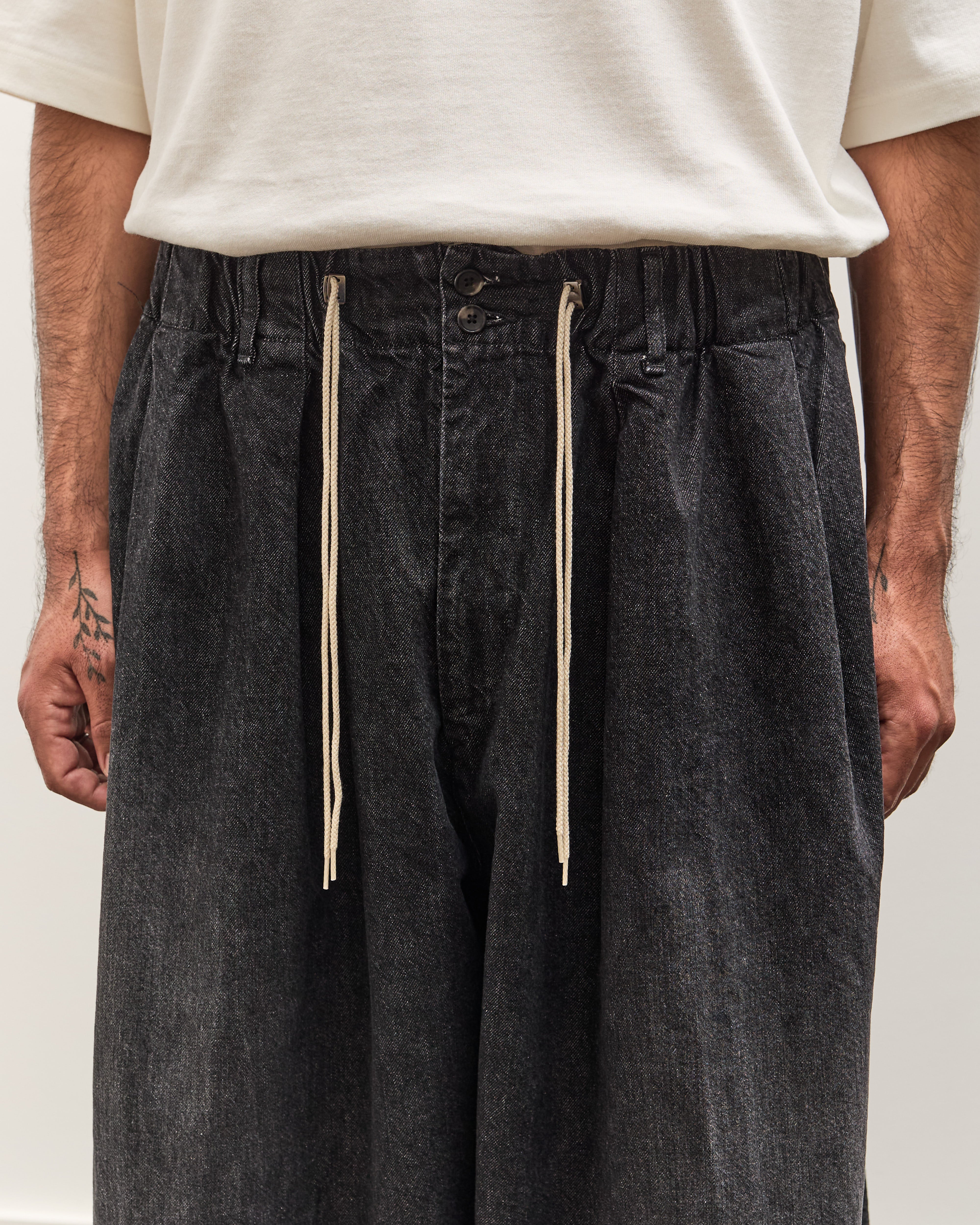 Sillage Circular Pants, Black Denim Damaged – Glasswing