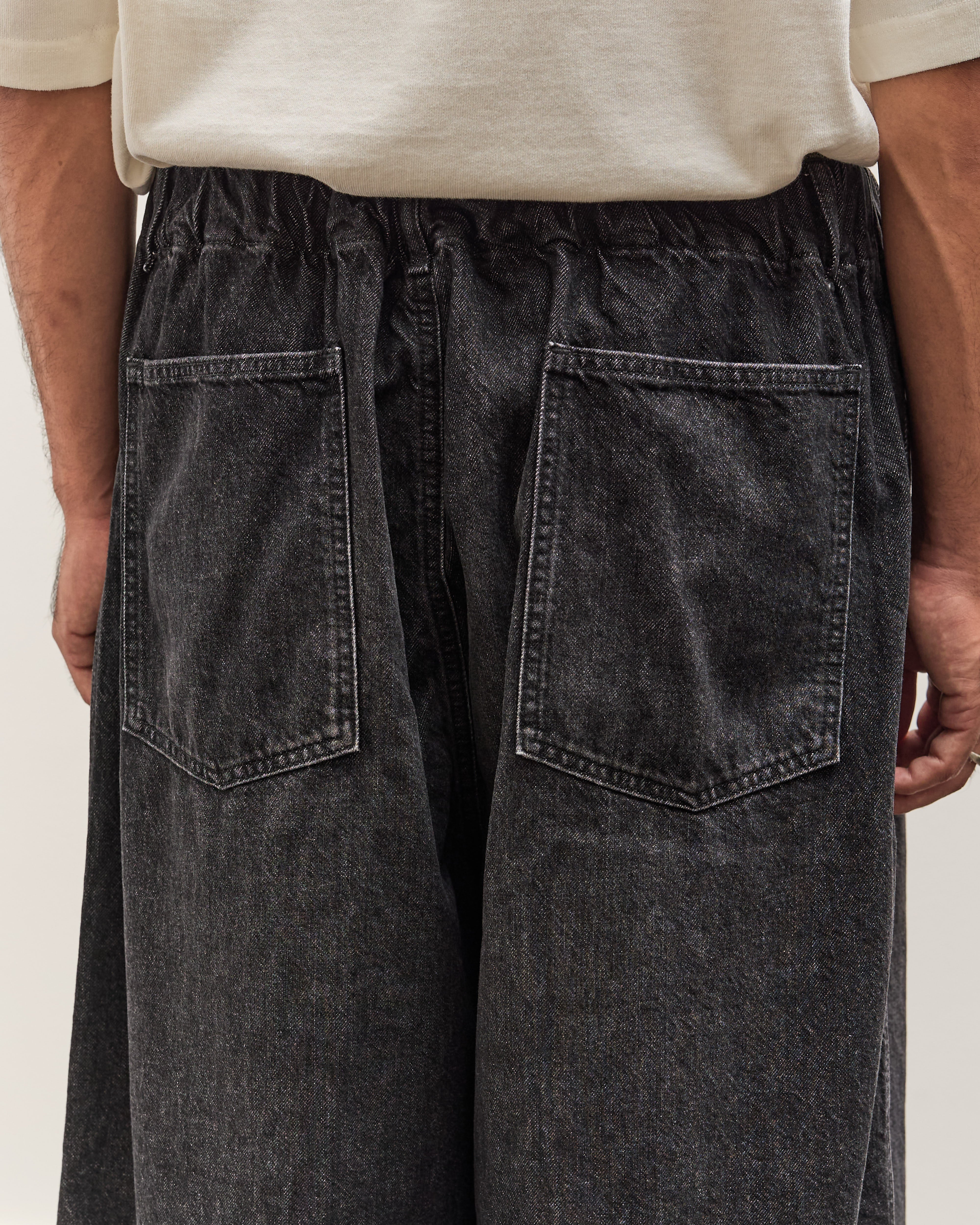 Sillage Circular Pants, Black Denim Damaged – Glasswing