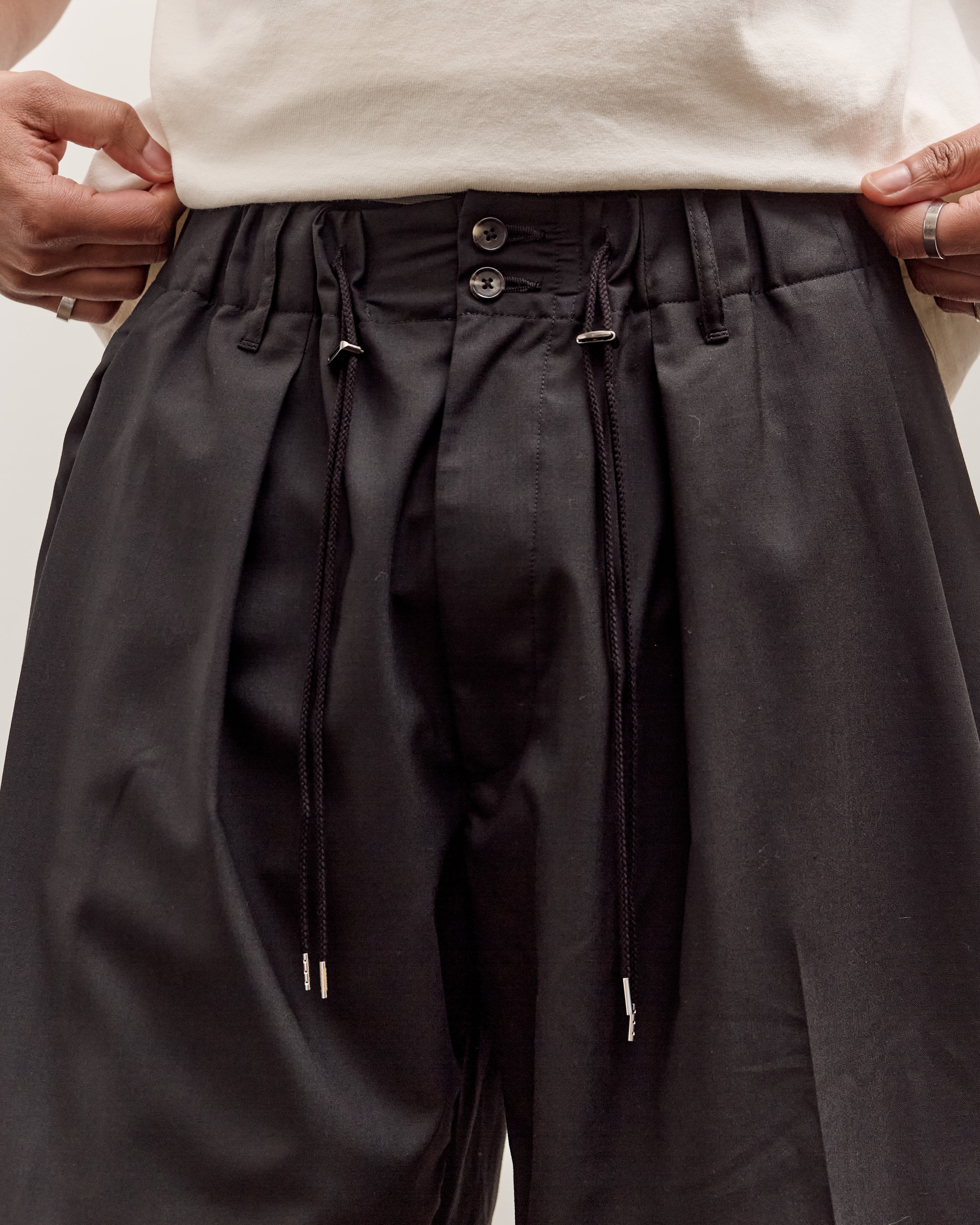 Circular Short Pants, Black – Glasswing