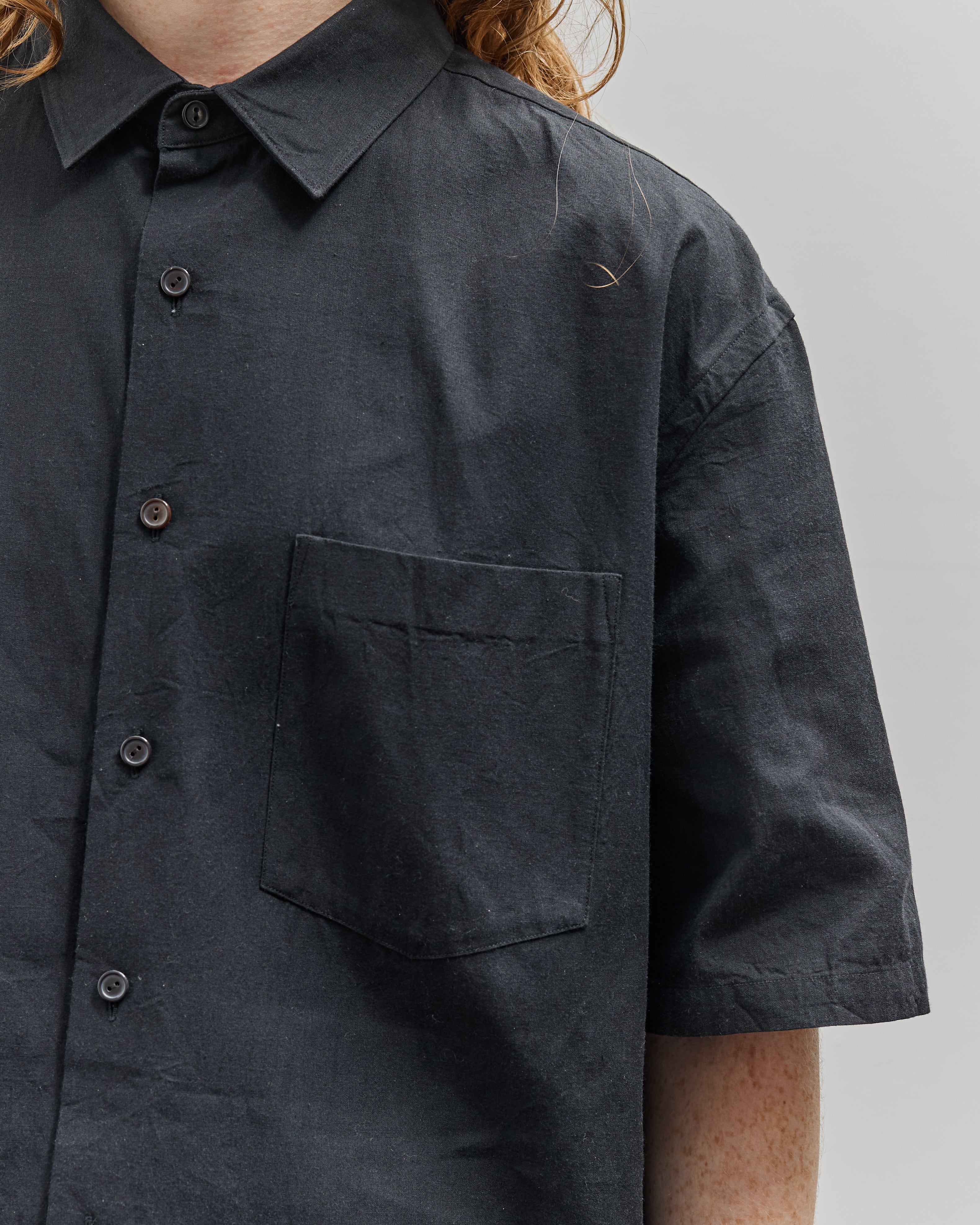 Yoko Sakamoto Fit S/S Shirt, Black – Glasswing Yoko Sakamoto Fit S/S Shirt, Black – Glasswing
