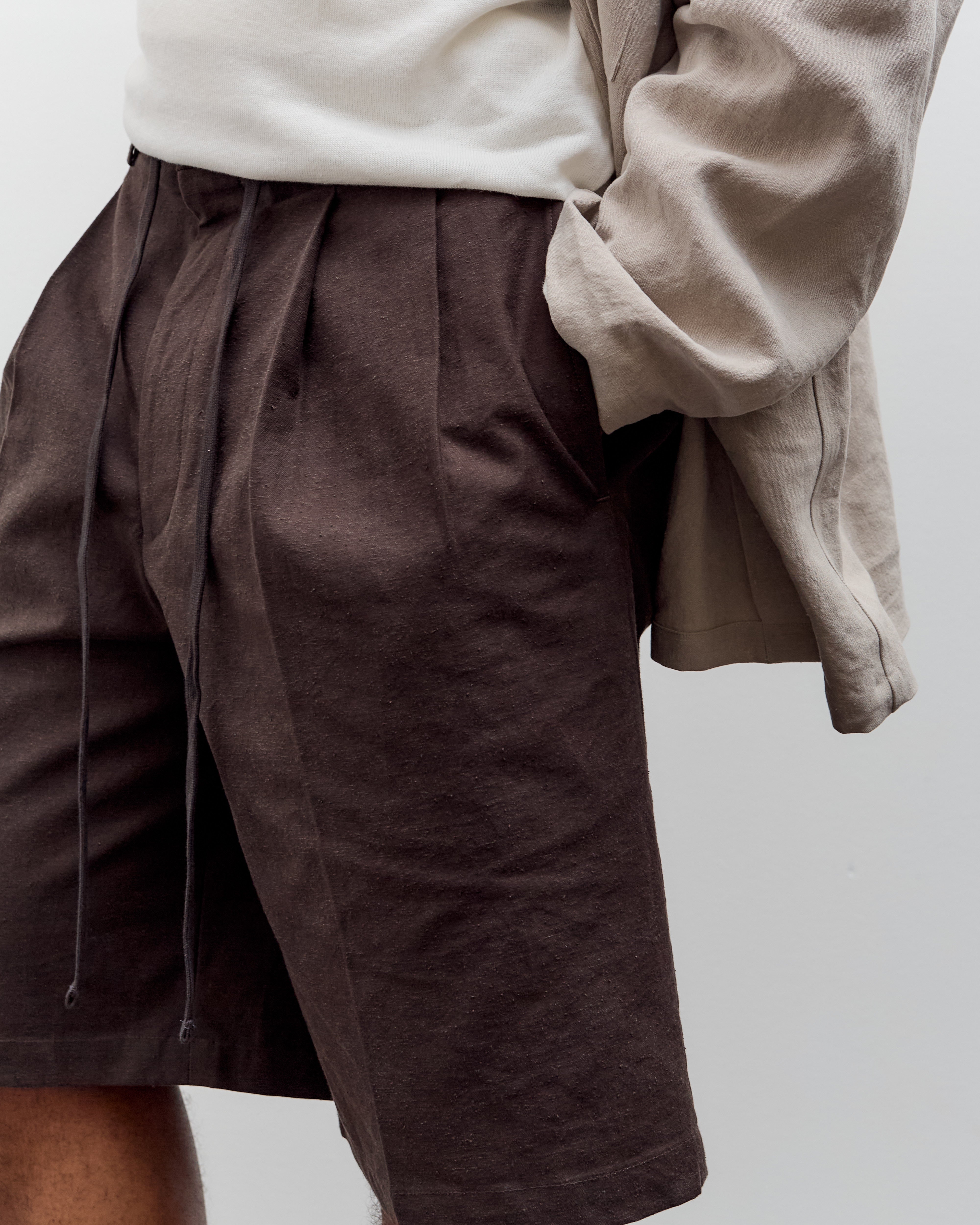 Yoko Sakamoto Double Pleated Short, Brown – Glasswing