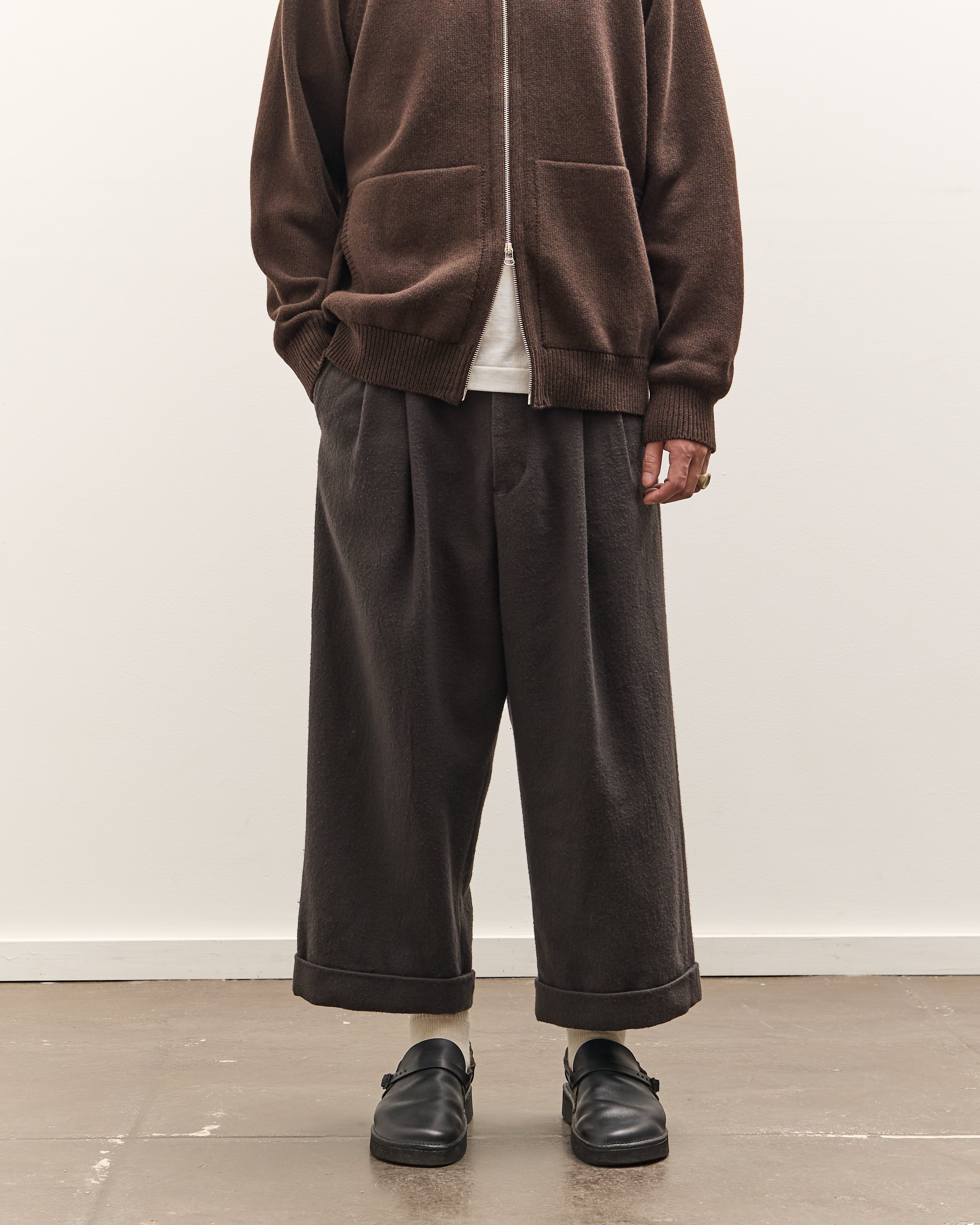 パンツ YOKO SAKAMOTO Double Pleated Trousers M Yoko Sakamoto Double Pleated Cropped Trousers, Brown – Glasswing