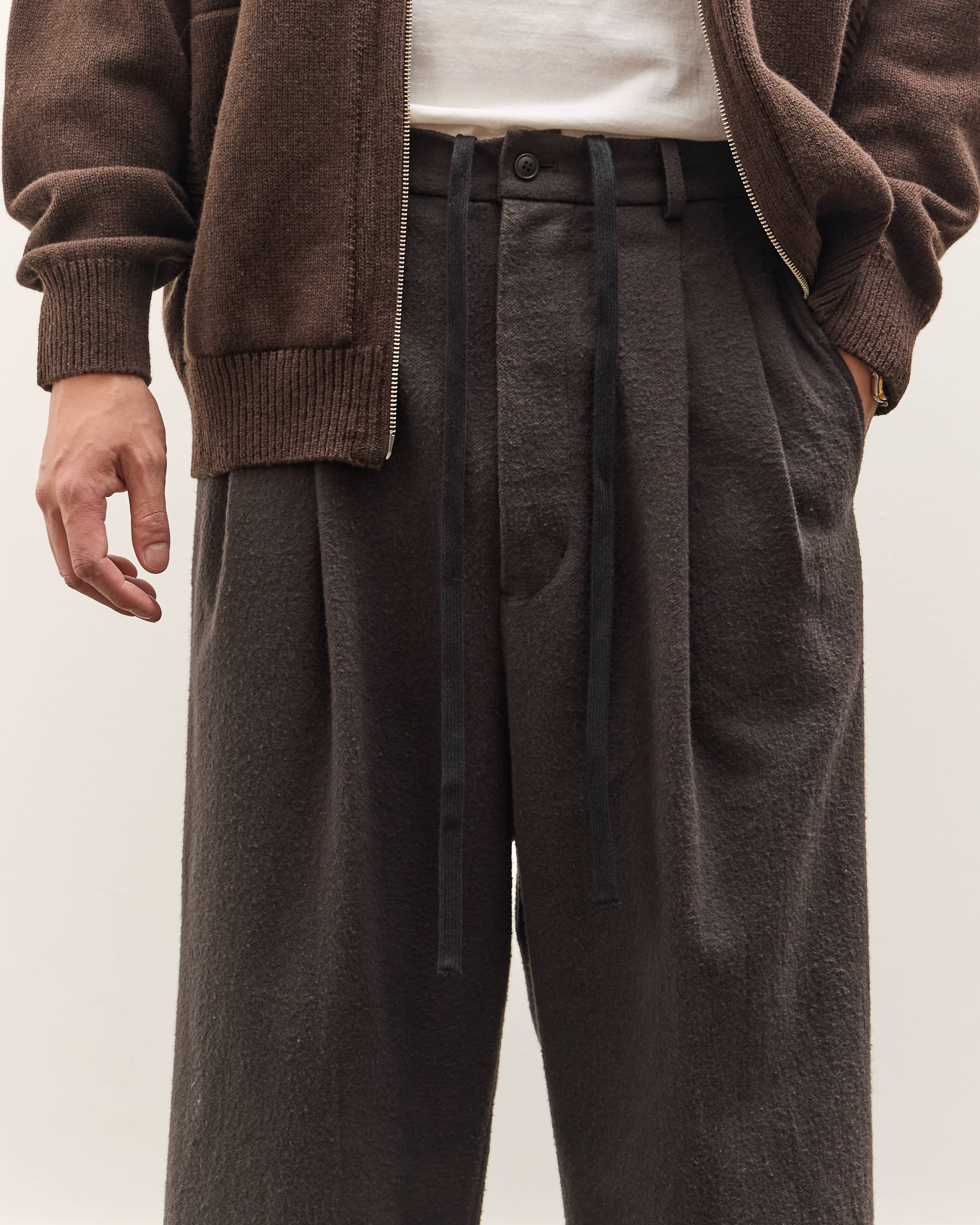 Yoko Sakamoto Double Pleated Cropped Trousers, Brown – Glasswing