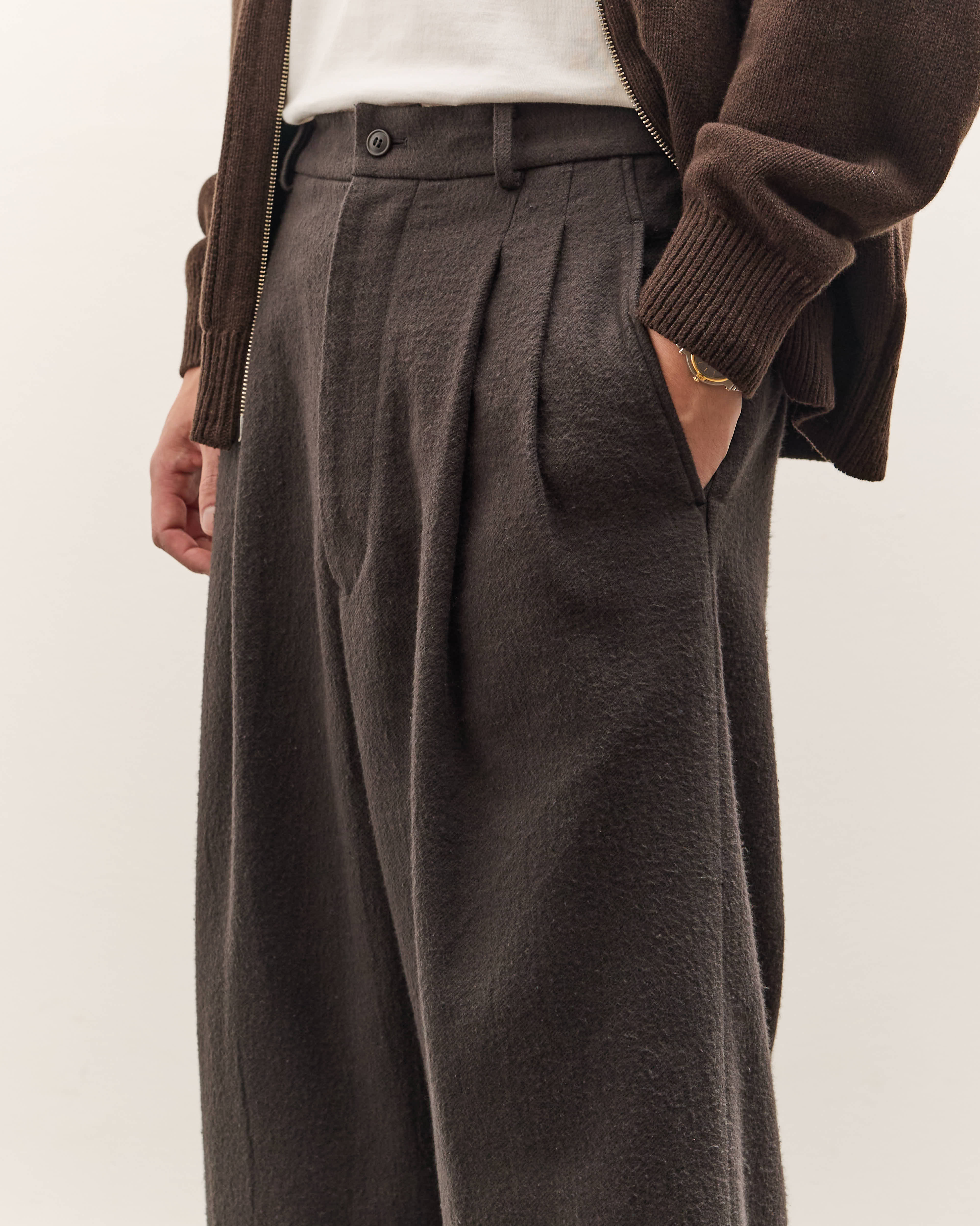 Yoko Sakamoto Double Pleated Cropped Trousers, Brown – Glasswing