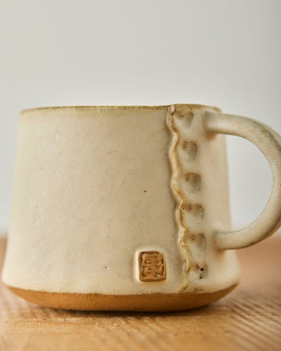 Yuriko Bullock Seamed Mug, Kinari