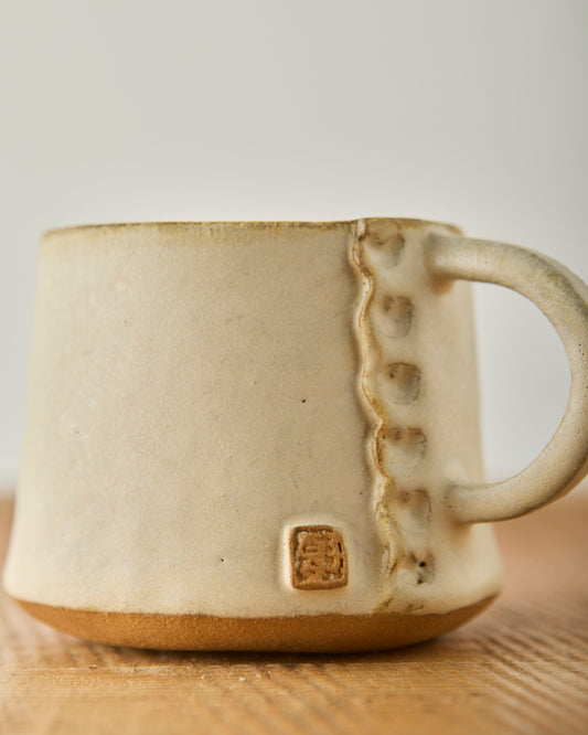 Yuriko Bullock Seamed Mug, Kinari