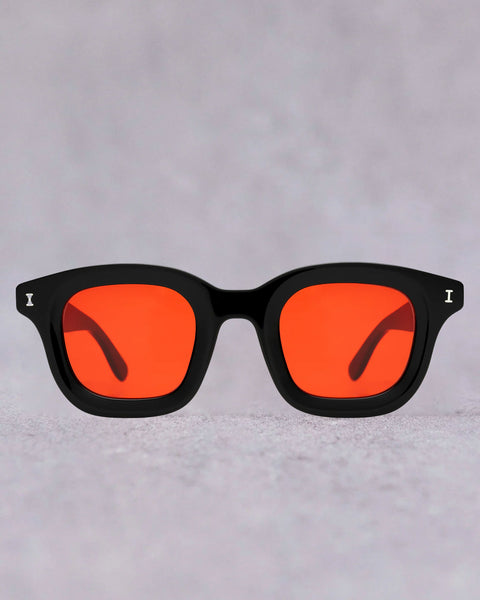 Illesteva George Black Sunglasses George Sunglasses | illesteva main image 3
