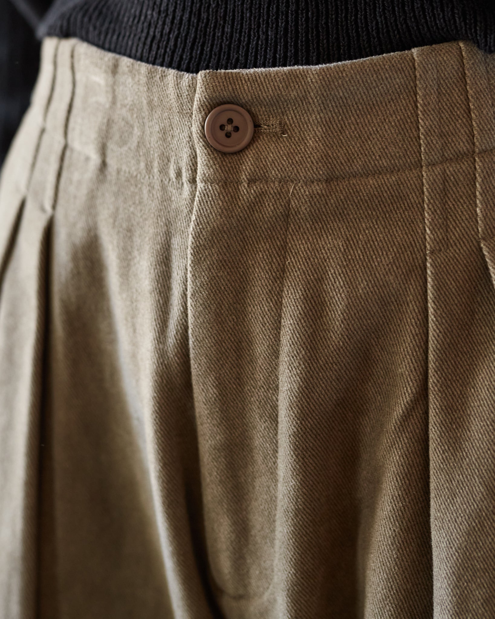 7115 Heavy Canvas Pleated Trouser, Light Umber