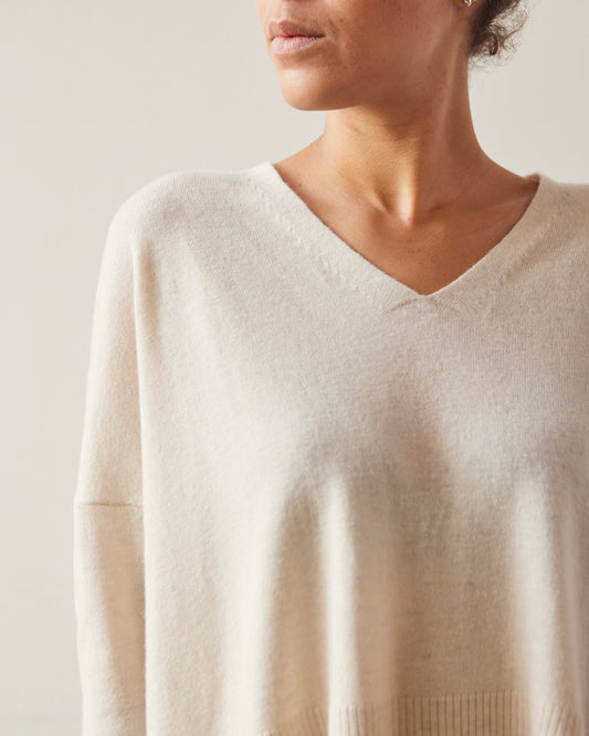 7115 V-Neck Sweater, Off-White