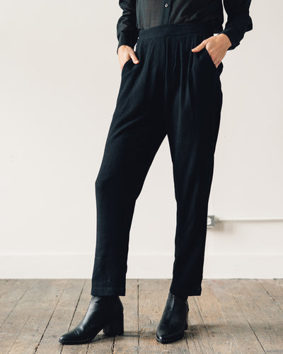 7115 Signature Relaxed Tapering Trouser