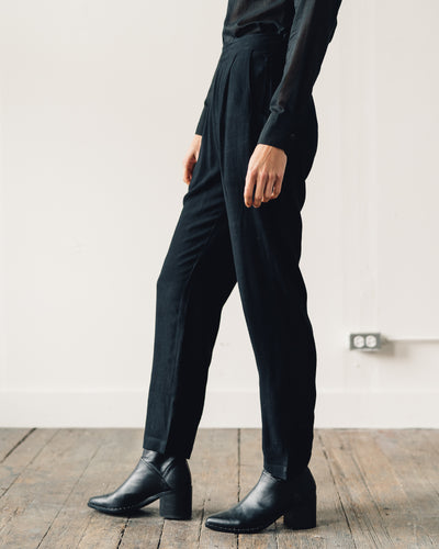 7115 Signature Relaxed Tapering Trouser, Black