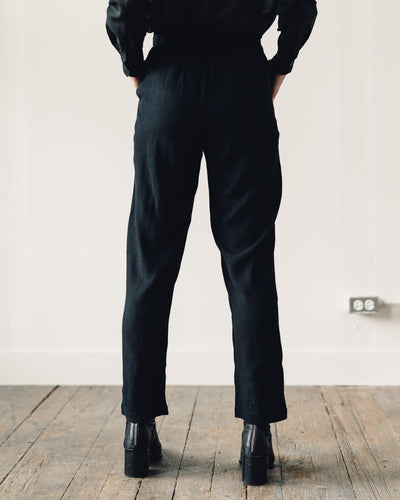7115 Signature Relaxed Tapering Trouser, Black