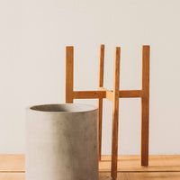 Berlin Pot with Wood Stand