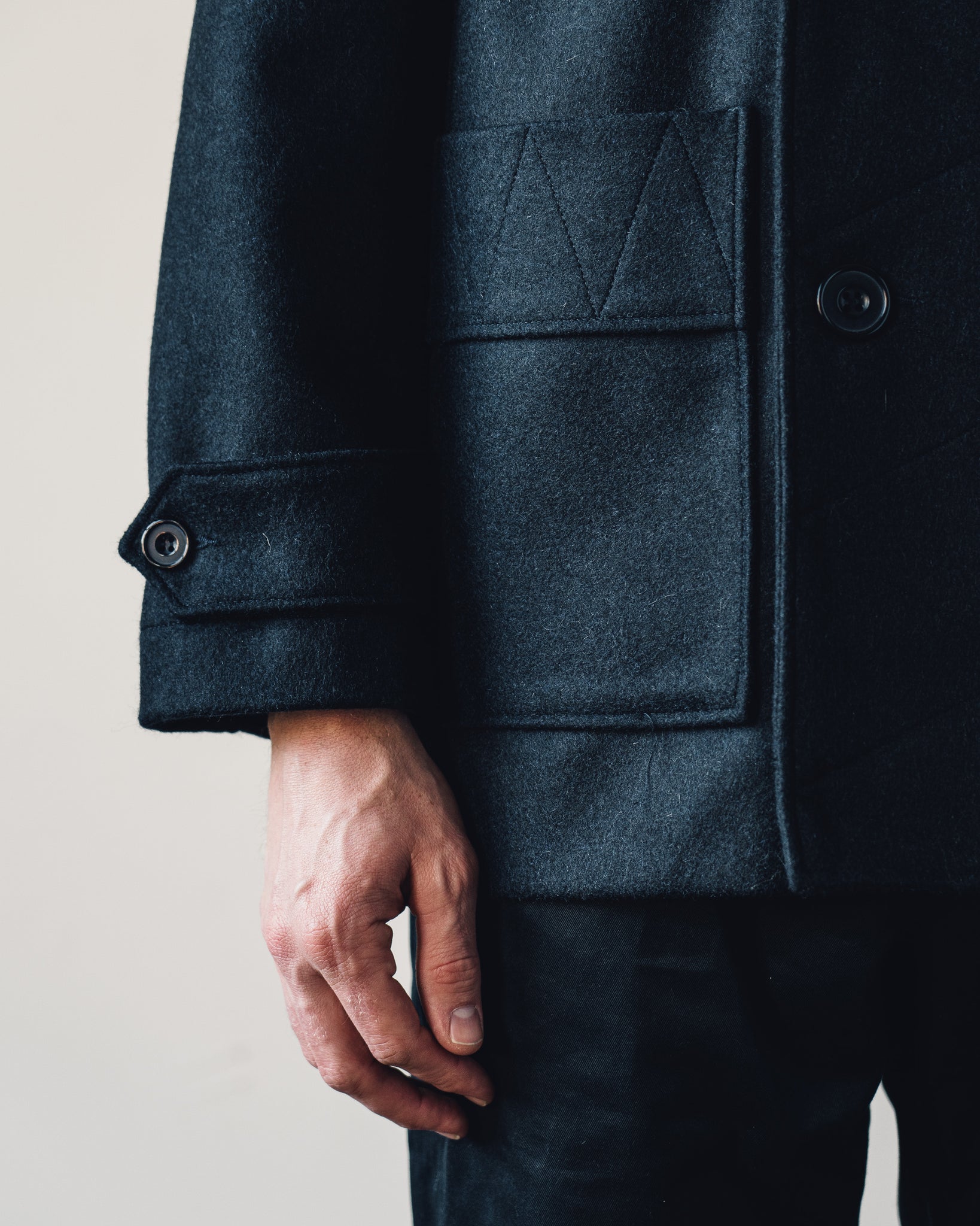 Arpenteur Kabig Coat, Navy | Glasswing