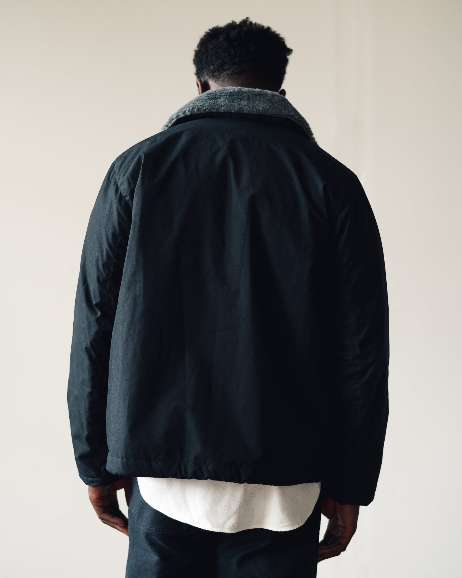 Arpenteur Quart Short Gabardine Coat, Navy – Glasswing