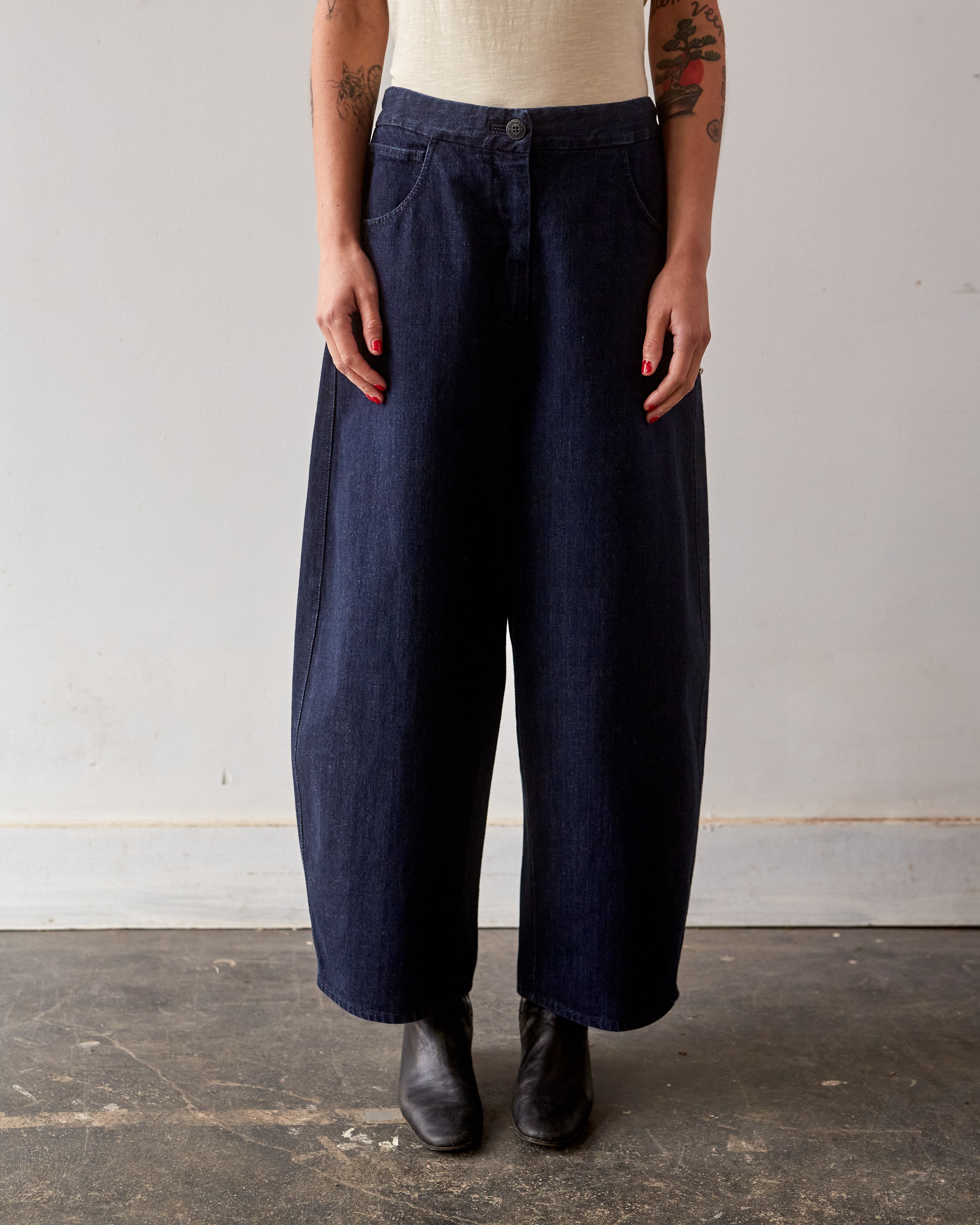 Curved leg jeans hot sale