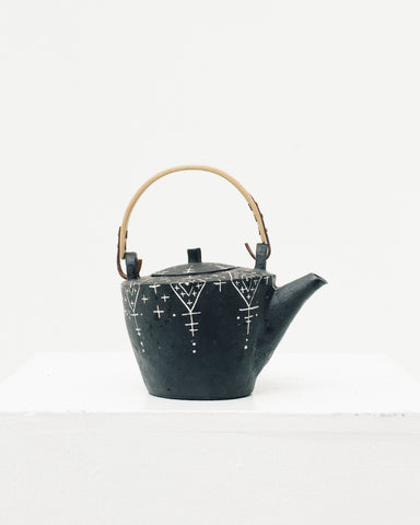 Ayame Bullock Black Mudcloth Teapot, Wood Handle