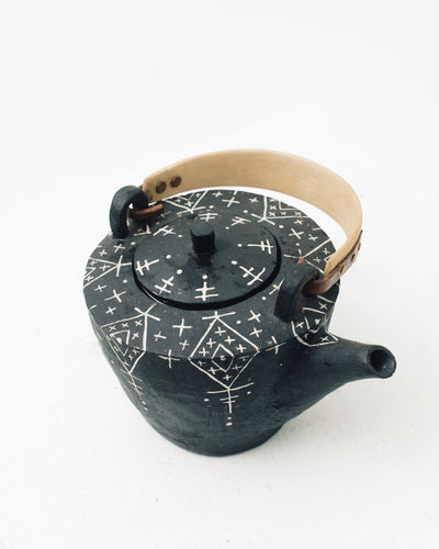 Ayame Bullock Black Mudcloth Teapot, Wood Handle