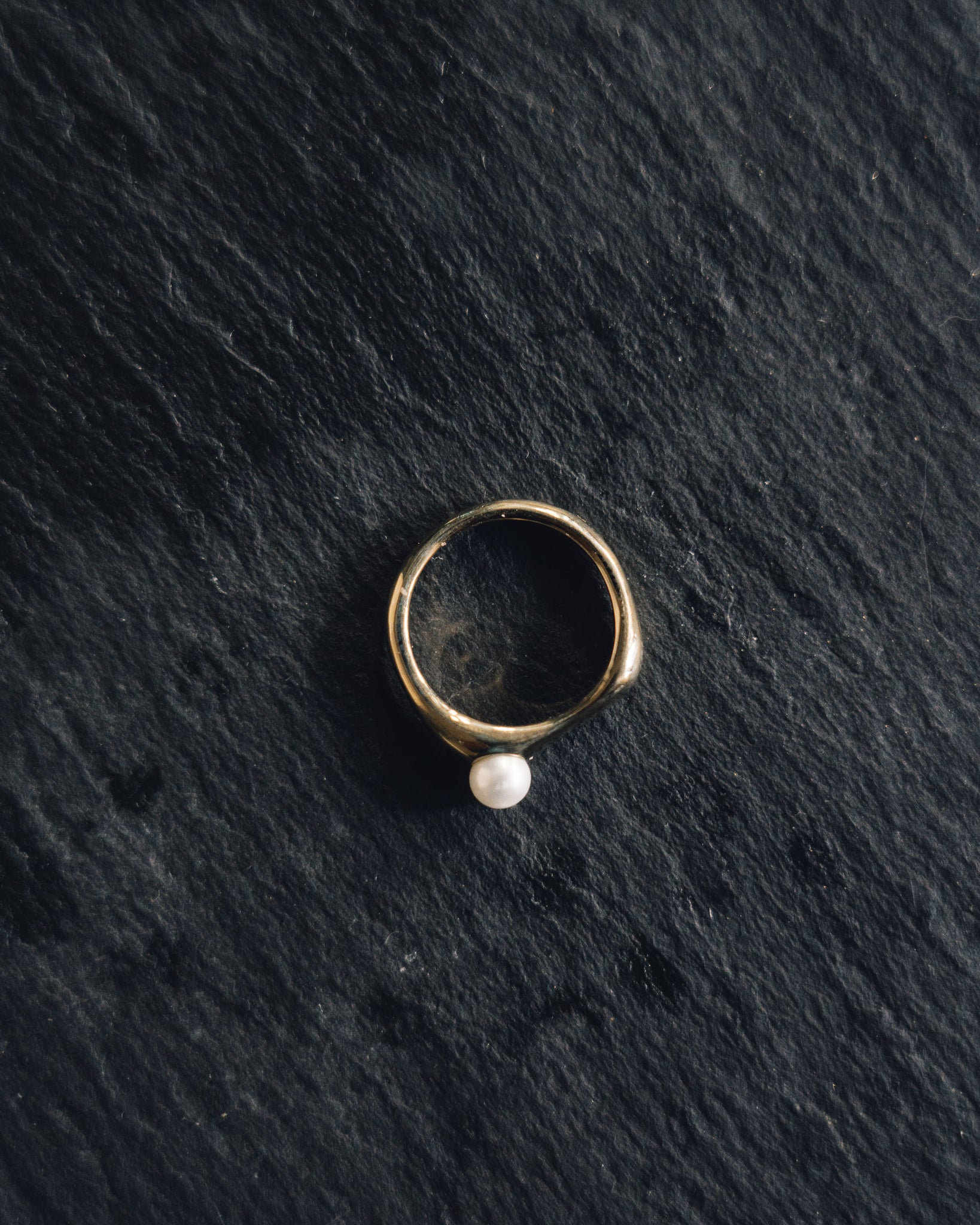SUAI Ona Small Ring with Pearl