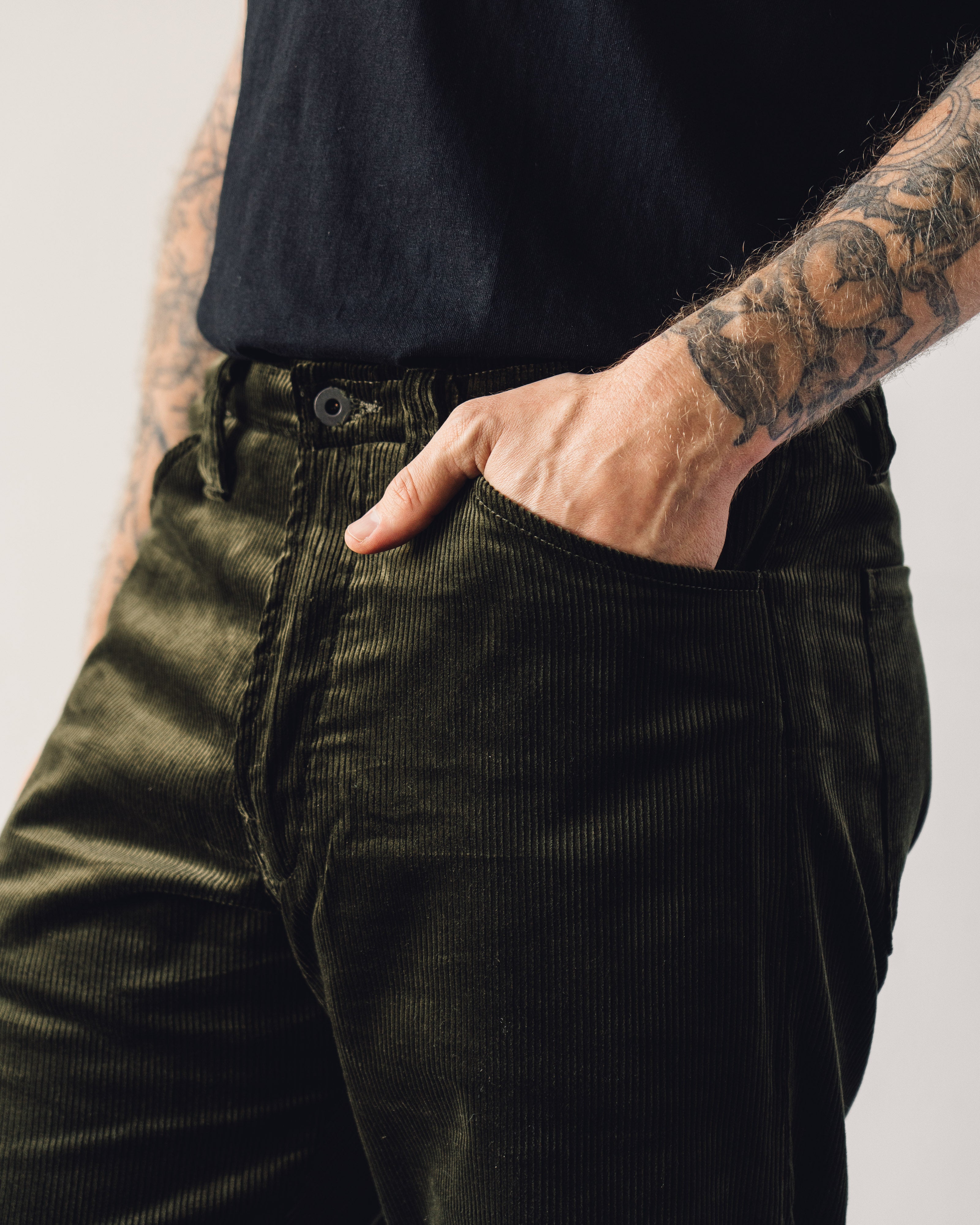 Evan Kinori Four Pocket Pant, Dark Olive Corduroy – Glasswing