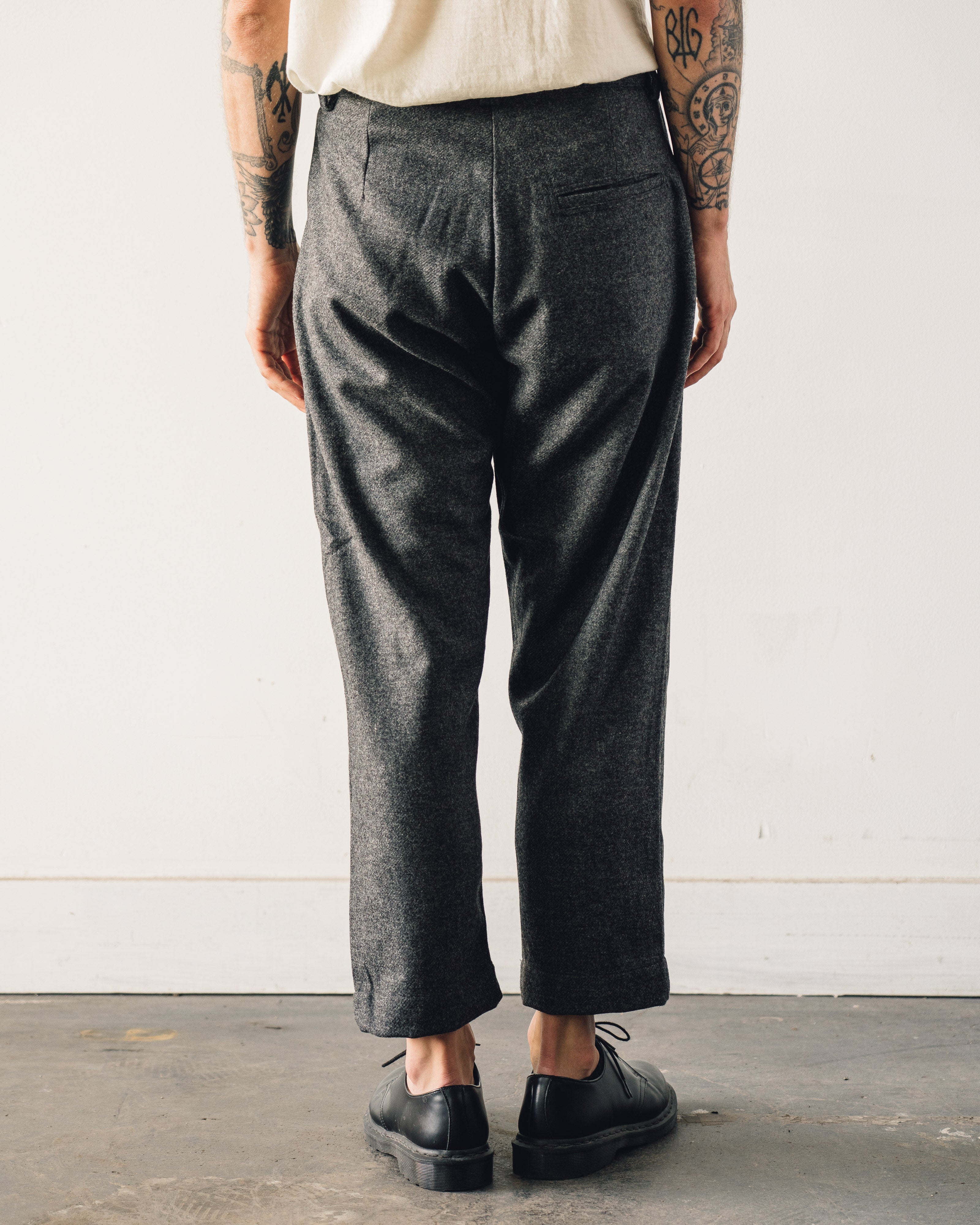 Evan Kinori Single Pleat Pant, Lambswool Charcoal – Glasswing