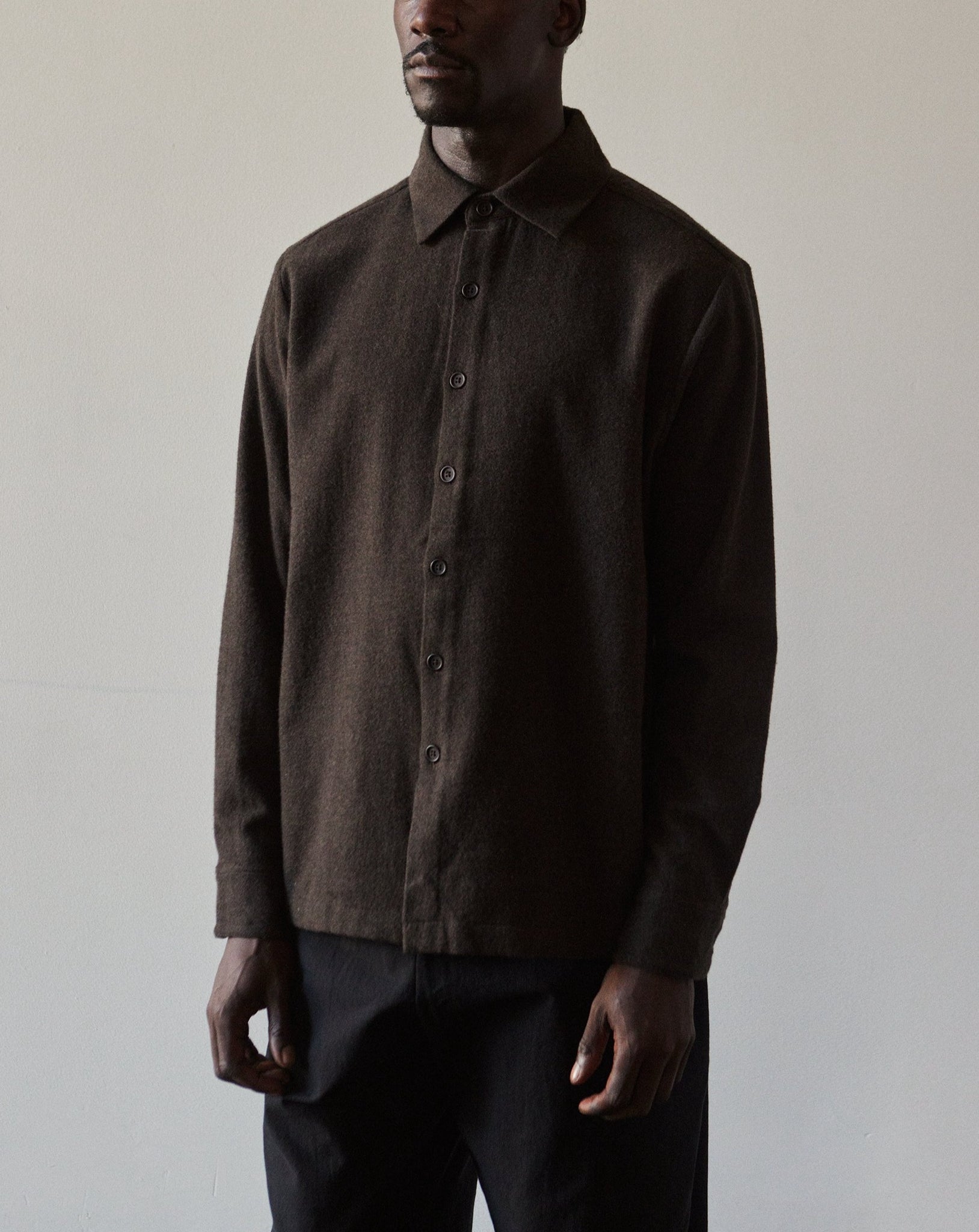 Evan Kinori Brushed Cashmere Flat Hem Shirt, Brown | Glasswing