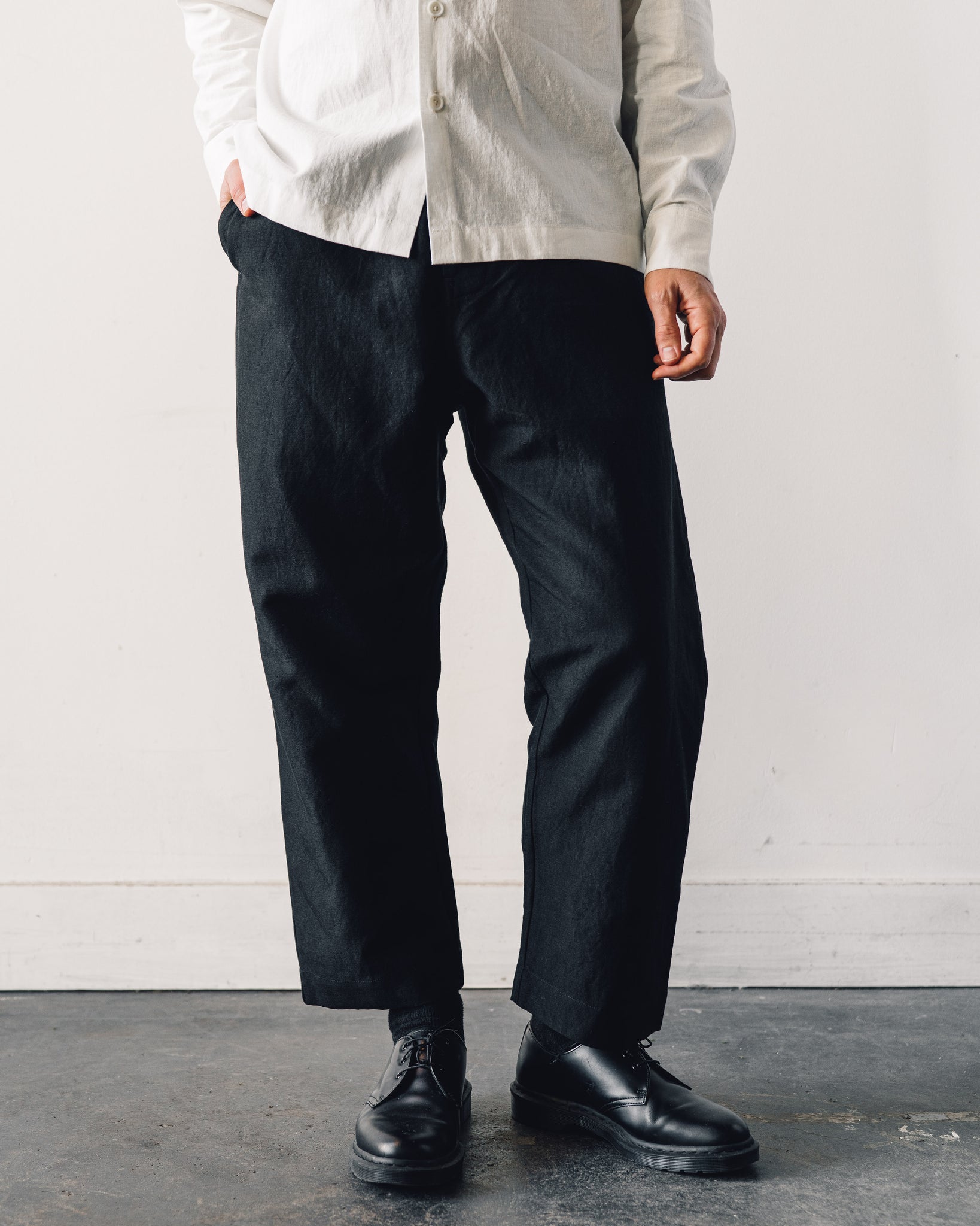 Evan Kinori Wool/Linen Twill Elastic Pant, Black | Glasswing