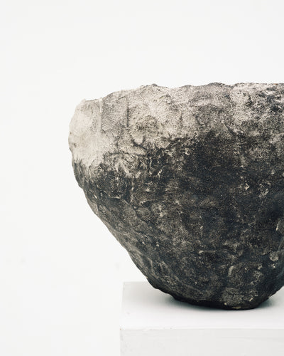 Jojo Corväiá Volcanic Vessel V-0602