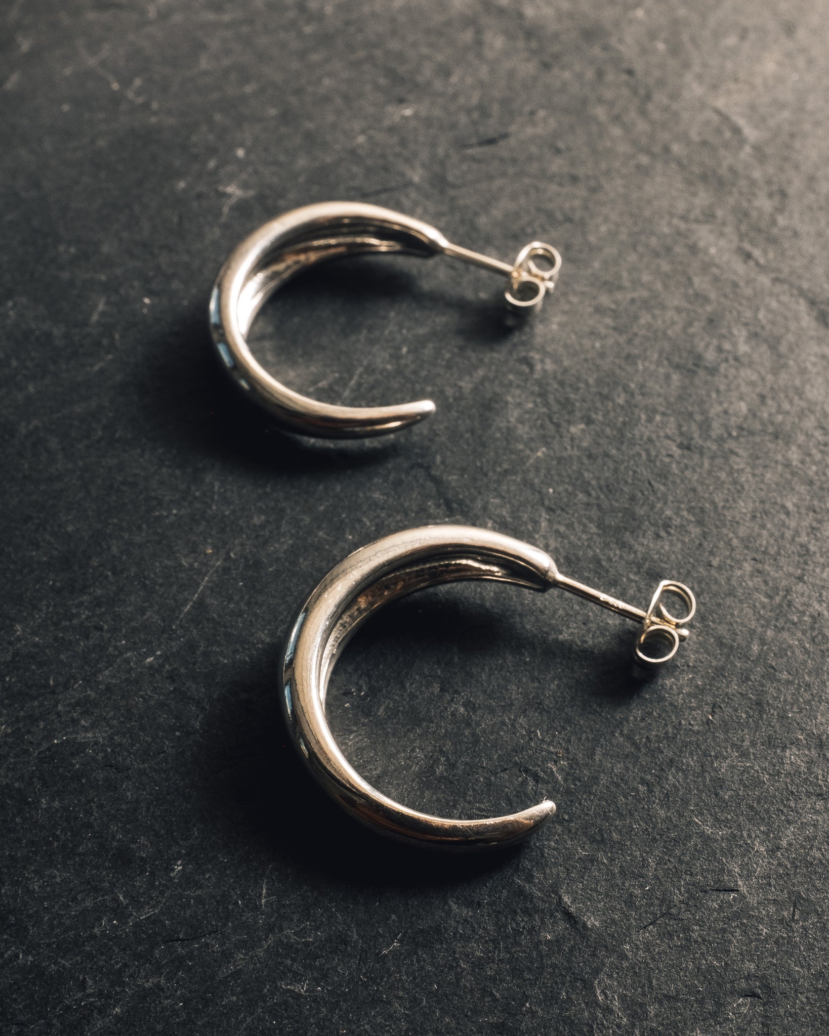 Another Feather Dorsal Hoops, Silver