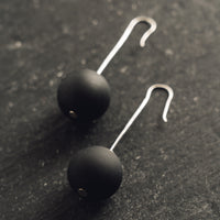 Crescioni Bola Earrings, Black