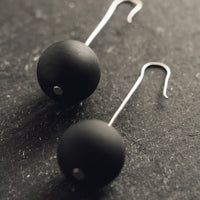 Crescioni Bola Earrings, Black