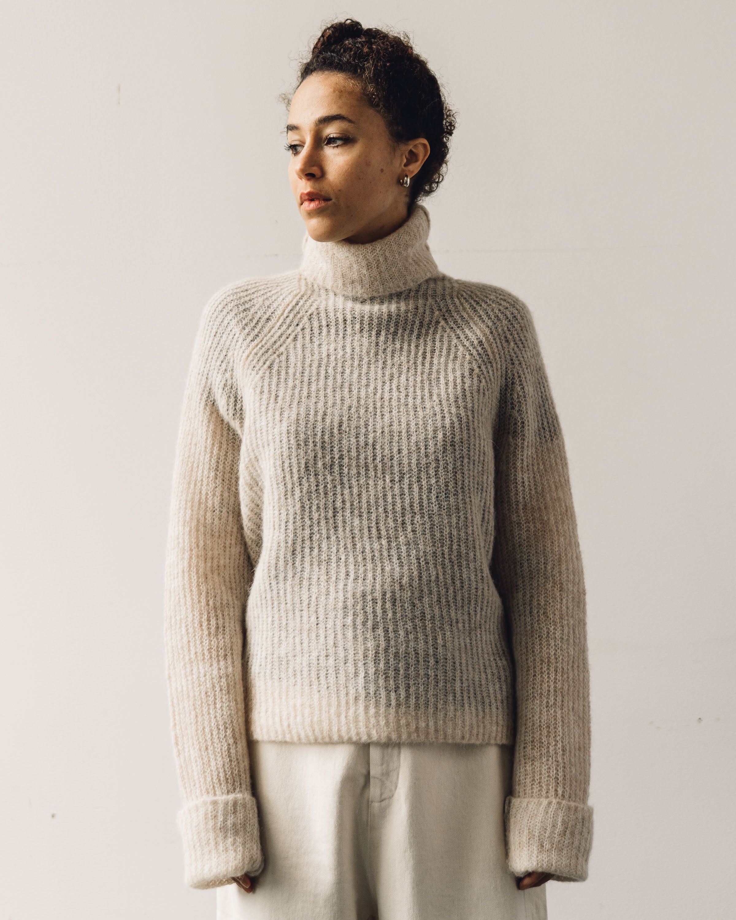 Cordera Soft Alpaca Turtleneck Sweater, Beige – Glasswing