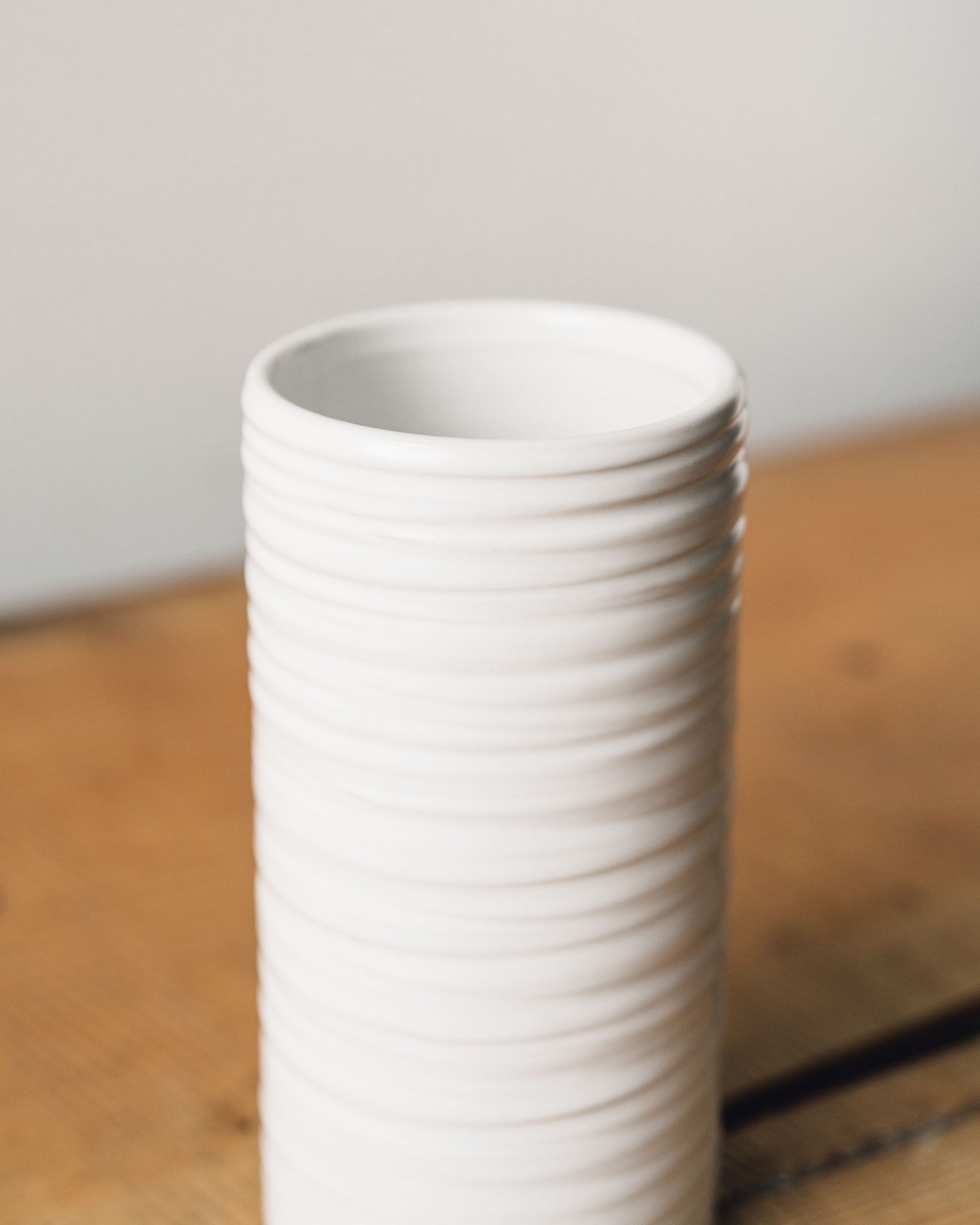 Everest Ribbed Vase, White