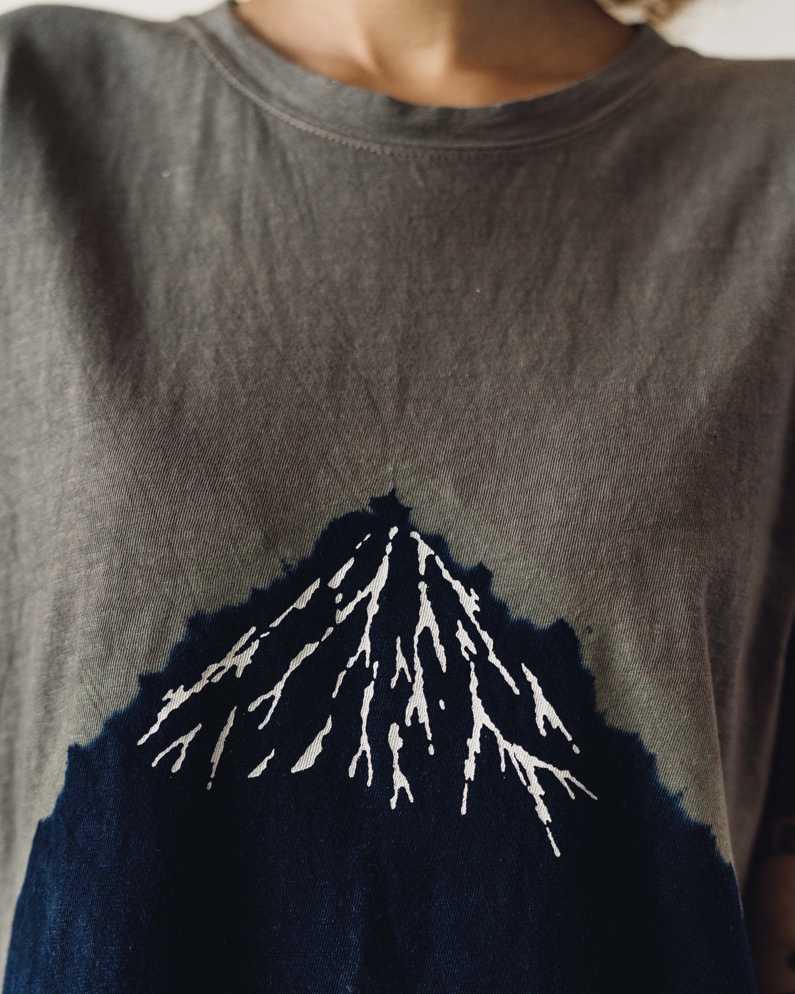 Kapital Climber Embroidery Tee, Indigo/Khaki – Glasswing