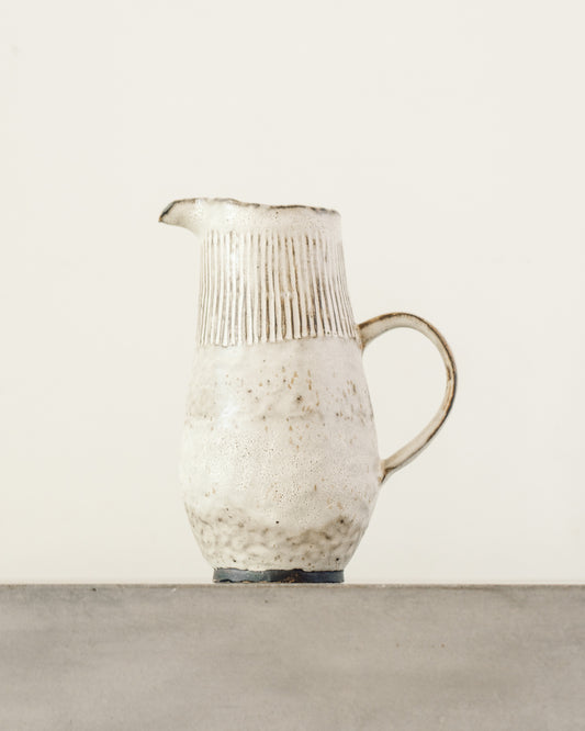 Ayame Bullock Pitcher, Round Base