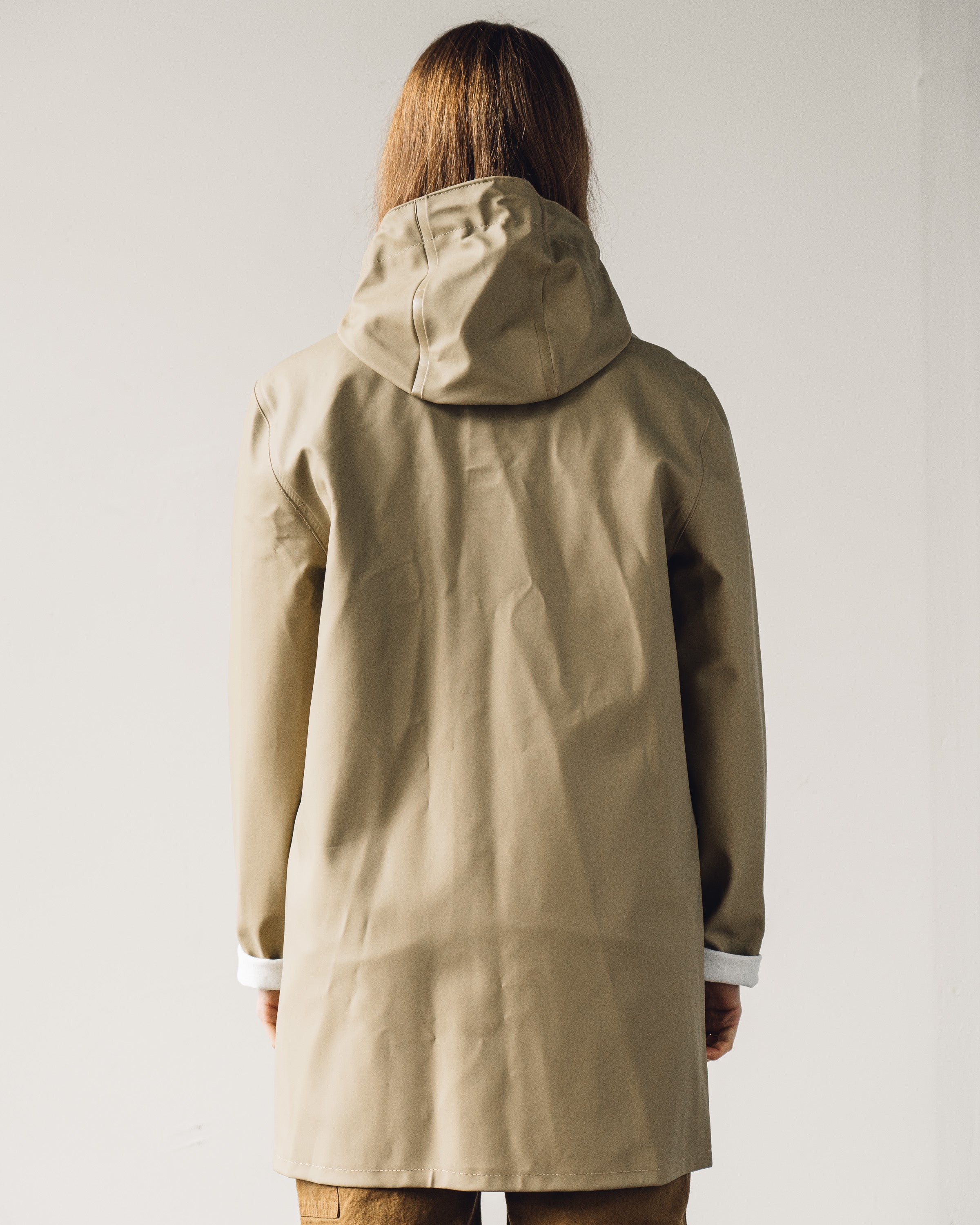 Stutterheim Stockholm Raincoat in Sand | Glasswing Shop