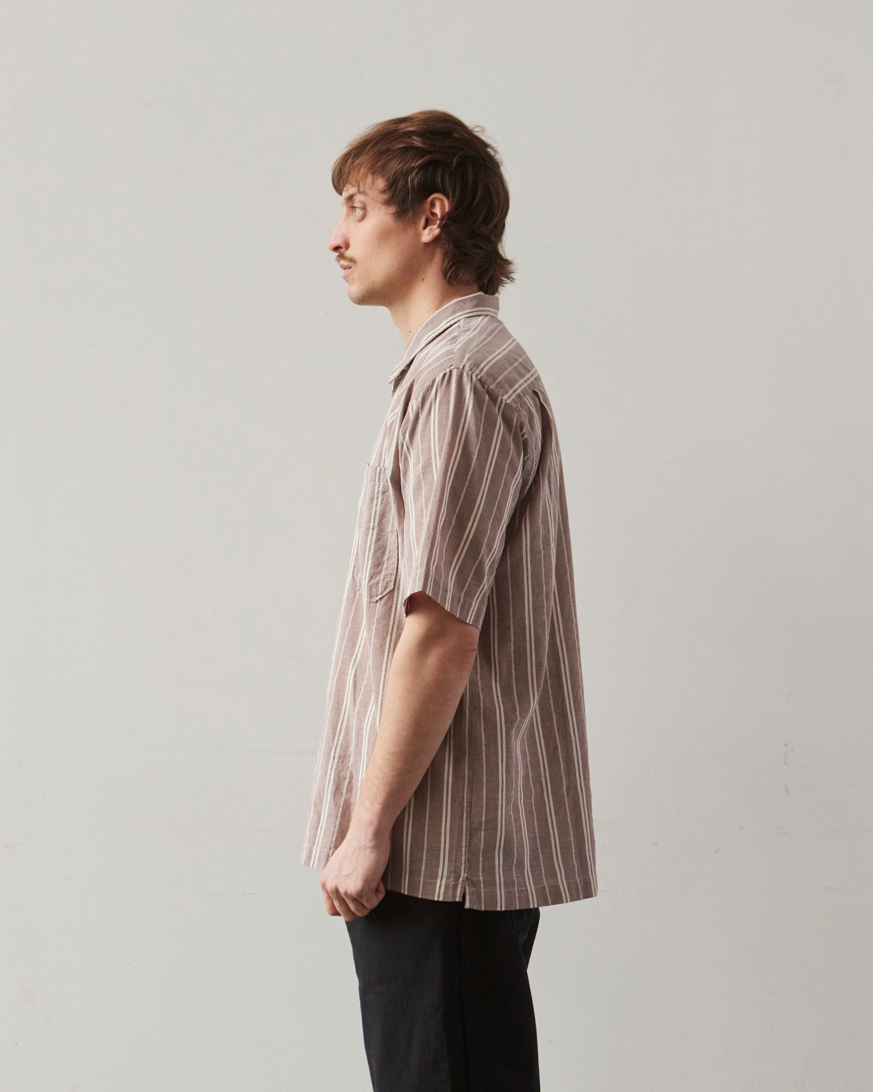 【関税込み】Universal Works ブラウン キャンプシャツ Universal Works Camp Shirt, Brown Nisi Cotton – Glasswing
