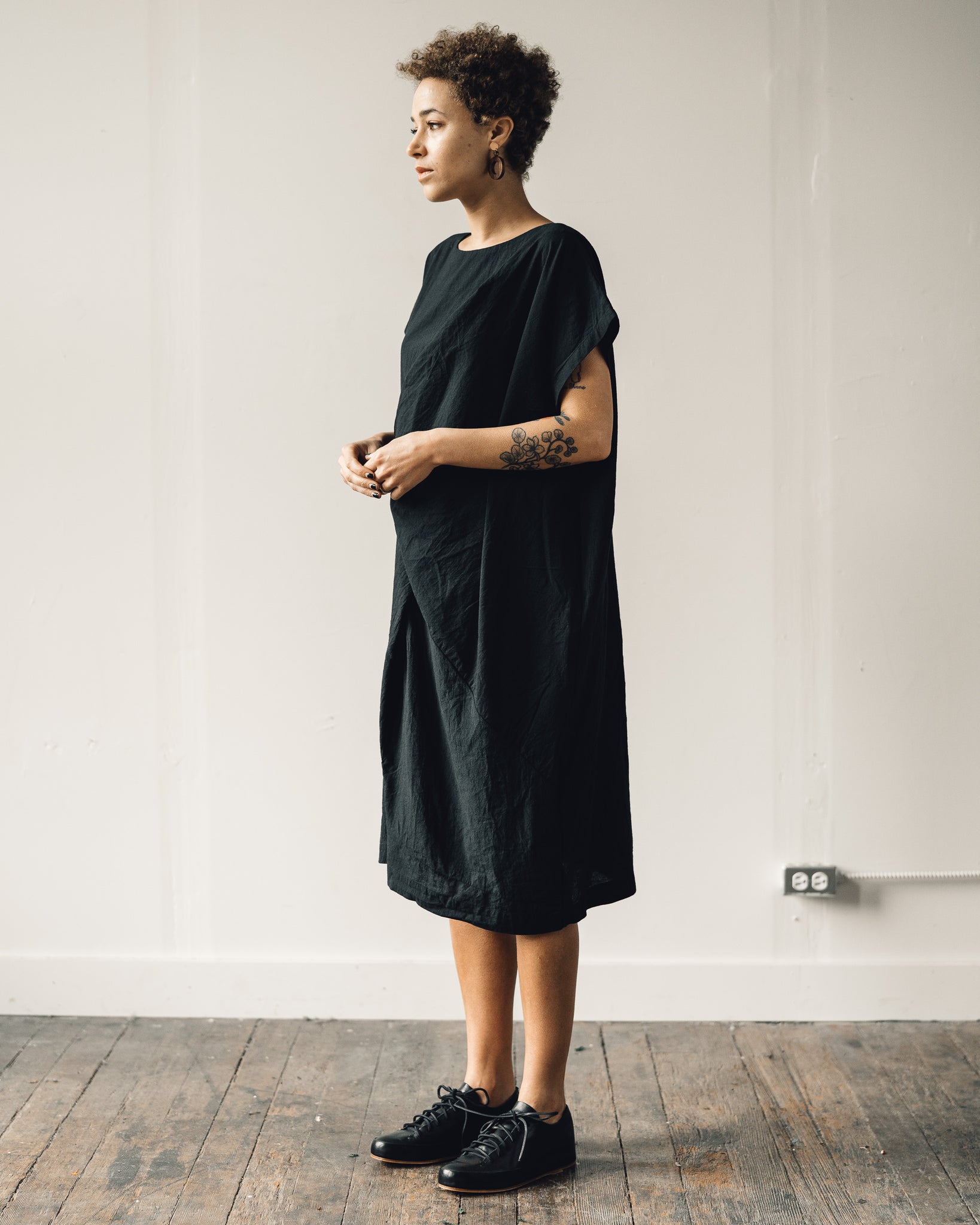 Uzi Wave Dress, Black | Glasswing
